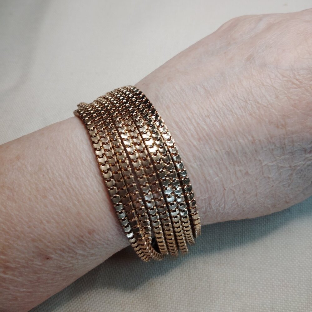8‑Strand Gold Tone Box Chain Bracelet with Extender